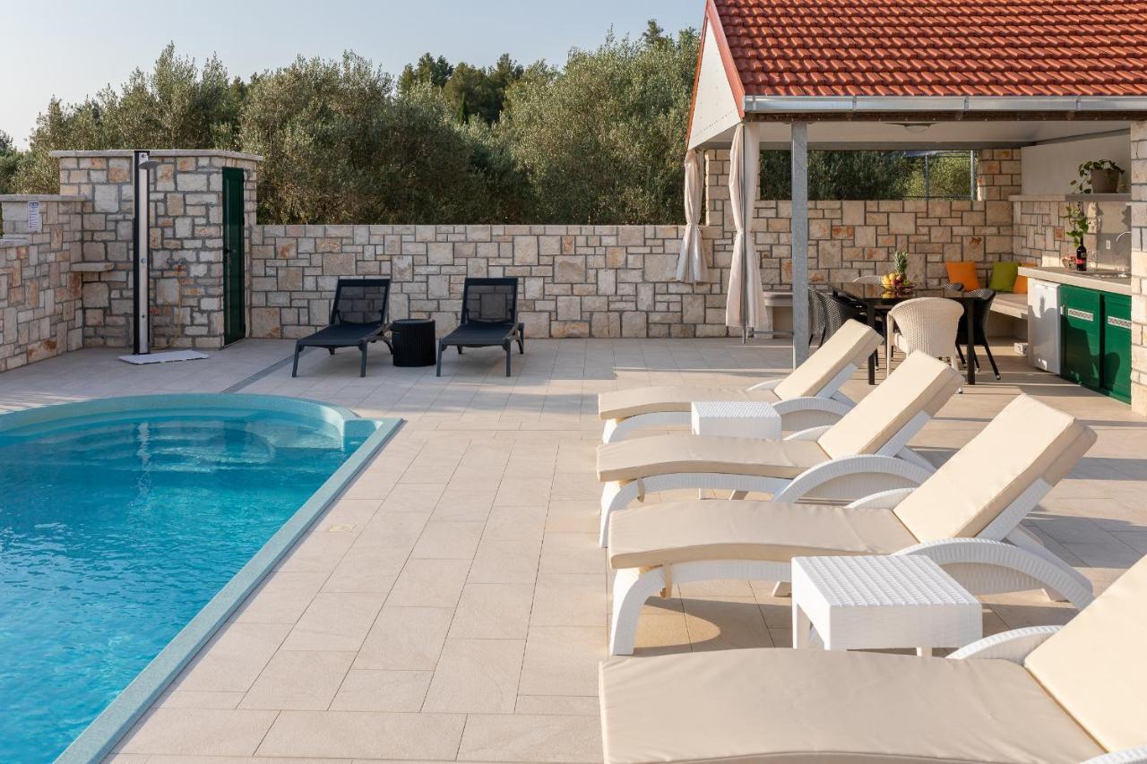 Villa Barbara - Olive Paradise Vela Luka Bagian luar foto